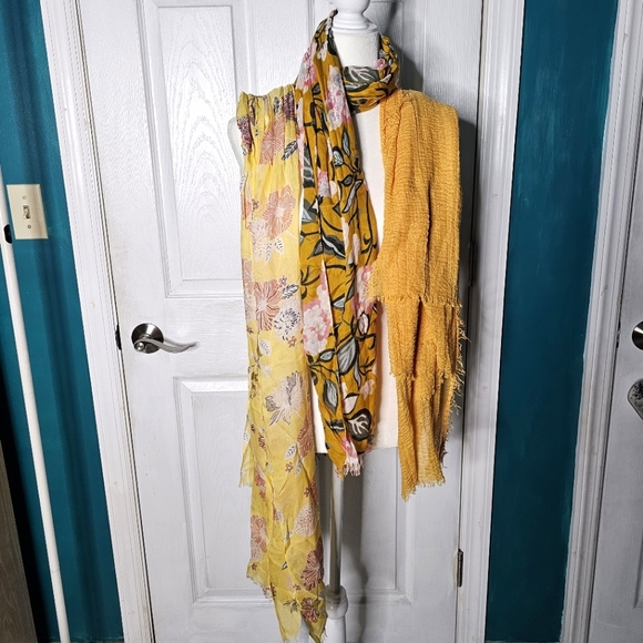 Loft and unbranded Assorted Scarf Bundle - Picture 12 of 13